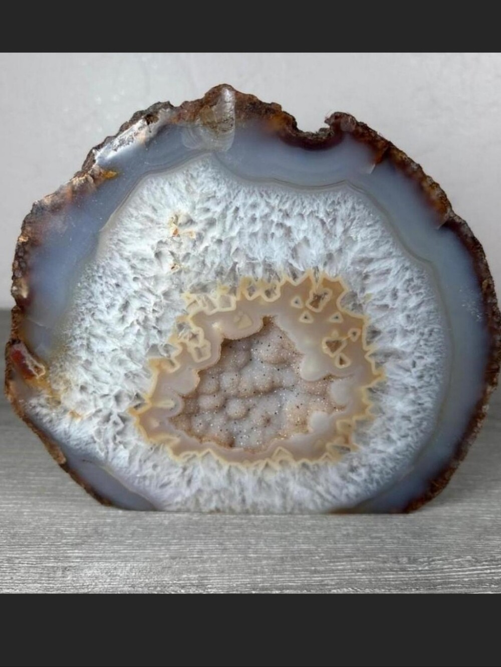XL 4lbs Brazilian Banded Agate Carving-Quartz & Speckled Biocotdryl Center✨️